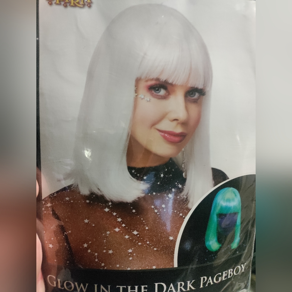 Glow in the dark wig